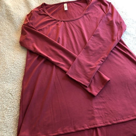 LuLaRoe Tops - Lularoe  Solid Lynnae Top